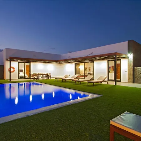 Zanata With Air Conditioning And Hot Tub וילה *