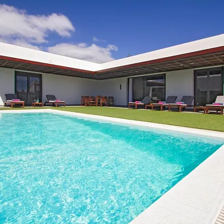 Zanata With Air Conditioning And Hot Tub Villa